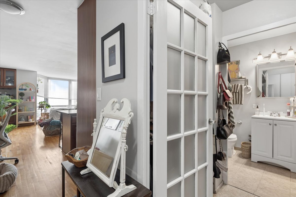 21 W Goethe Street 8h Property Photo 2