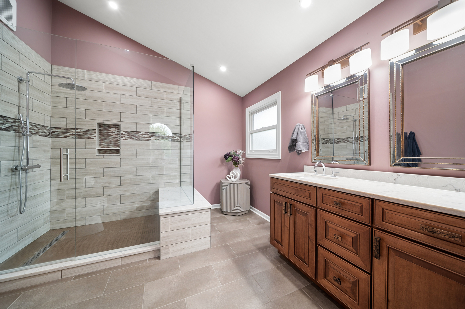 8122 Hampton Drive Property Photo 16