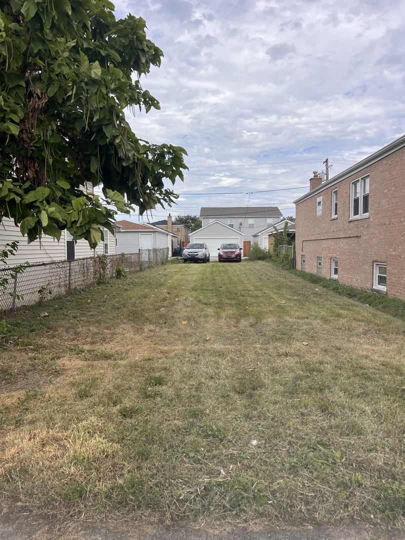 7506 W 64th Street Property Photo 1