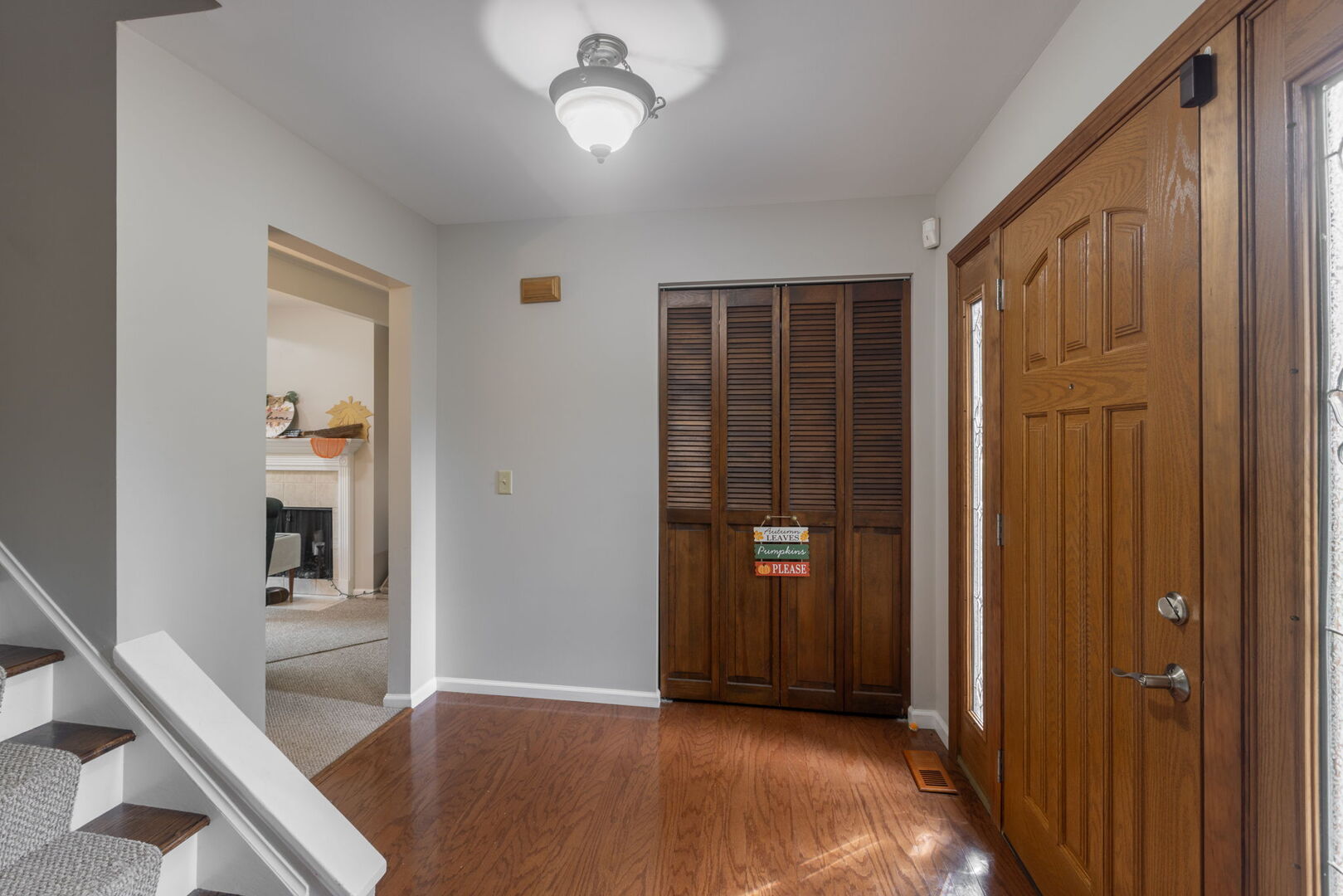9718 Knolltop Road Property Photo 7