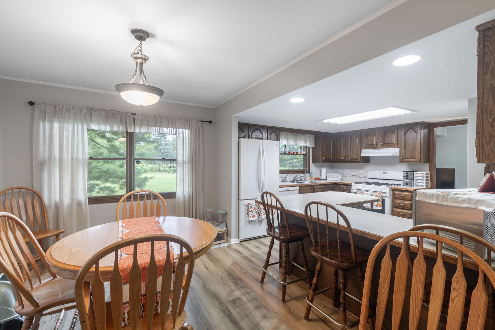9718 Knolltop Road Property Photo 11