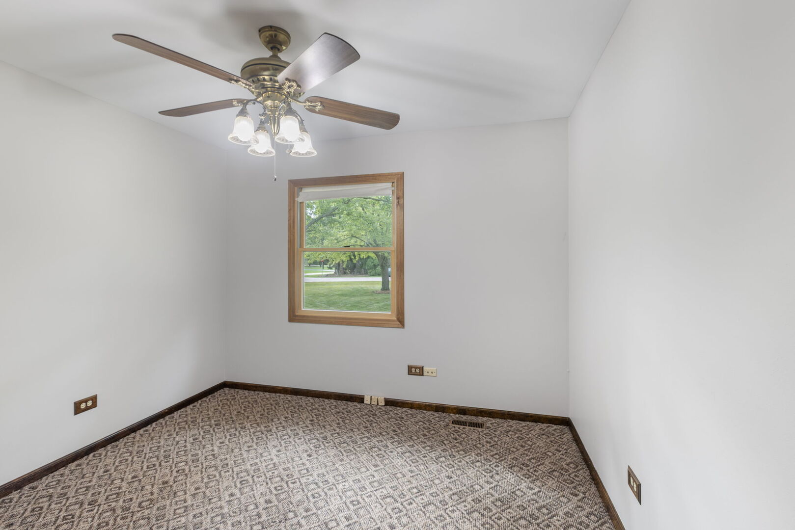 9718 Knolltop Road Property Photo 16
