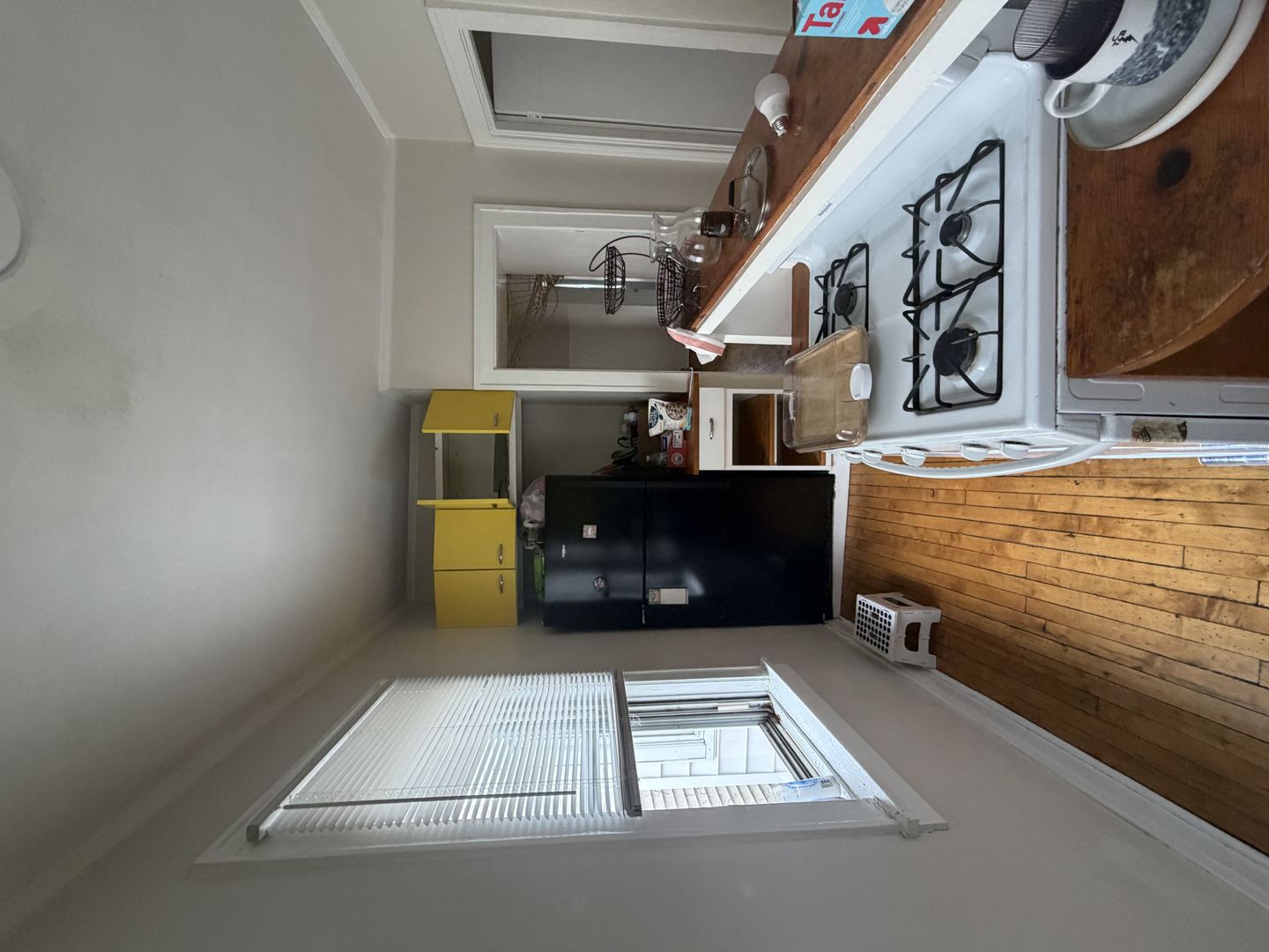 827 S Carpenter Street Property Photo 9