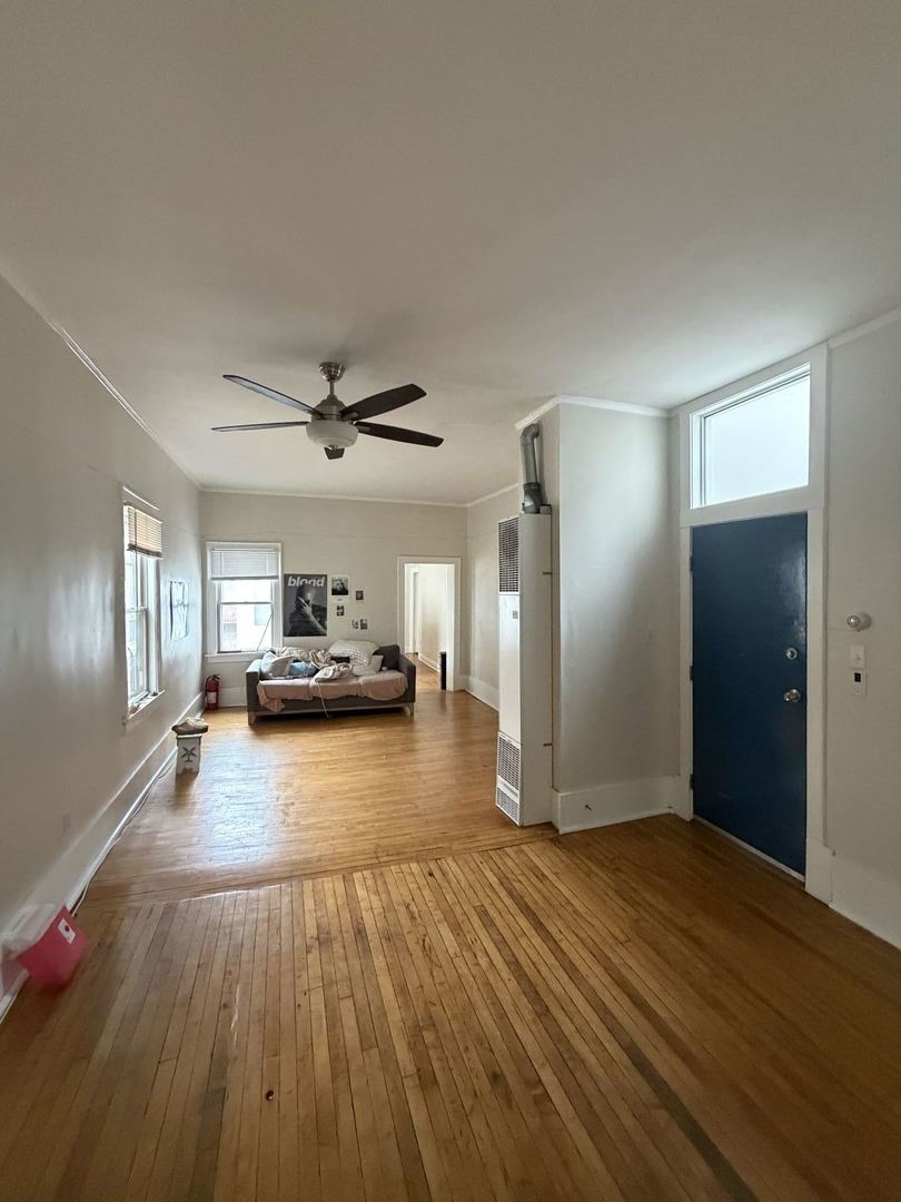 827 S Carpenter Street Property Photo 11