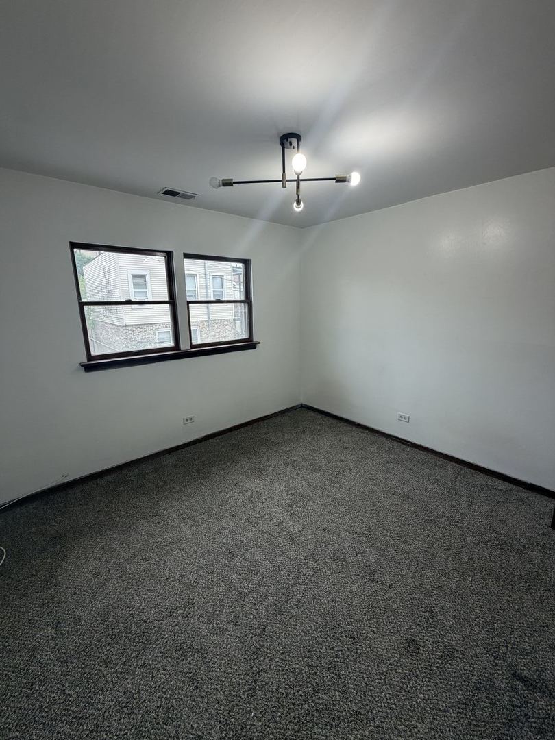 827 S Carpenter Street Property Photo 12