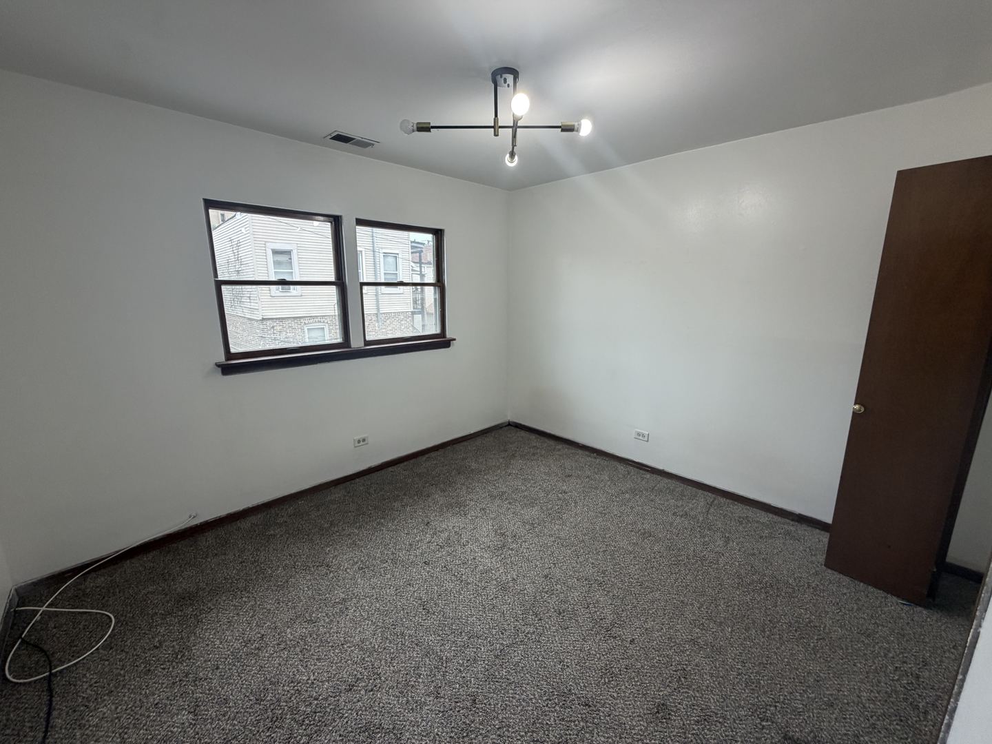 827 S Carpenter Street Property Photo 13