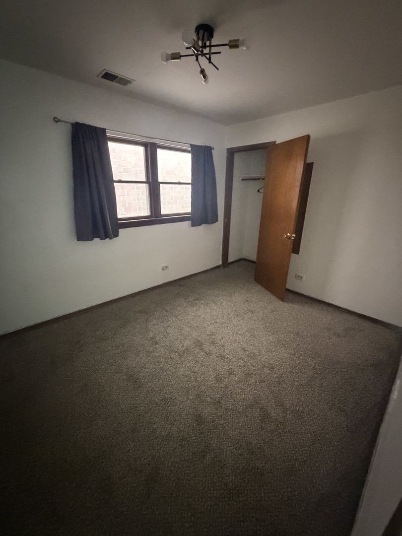 827 S Carpenter Street Property Photo 14