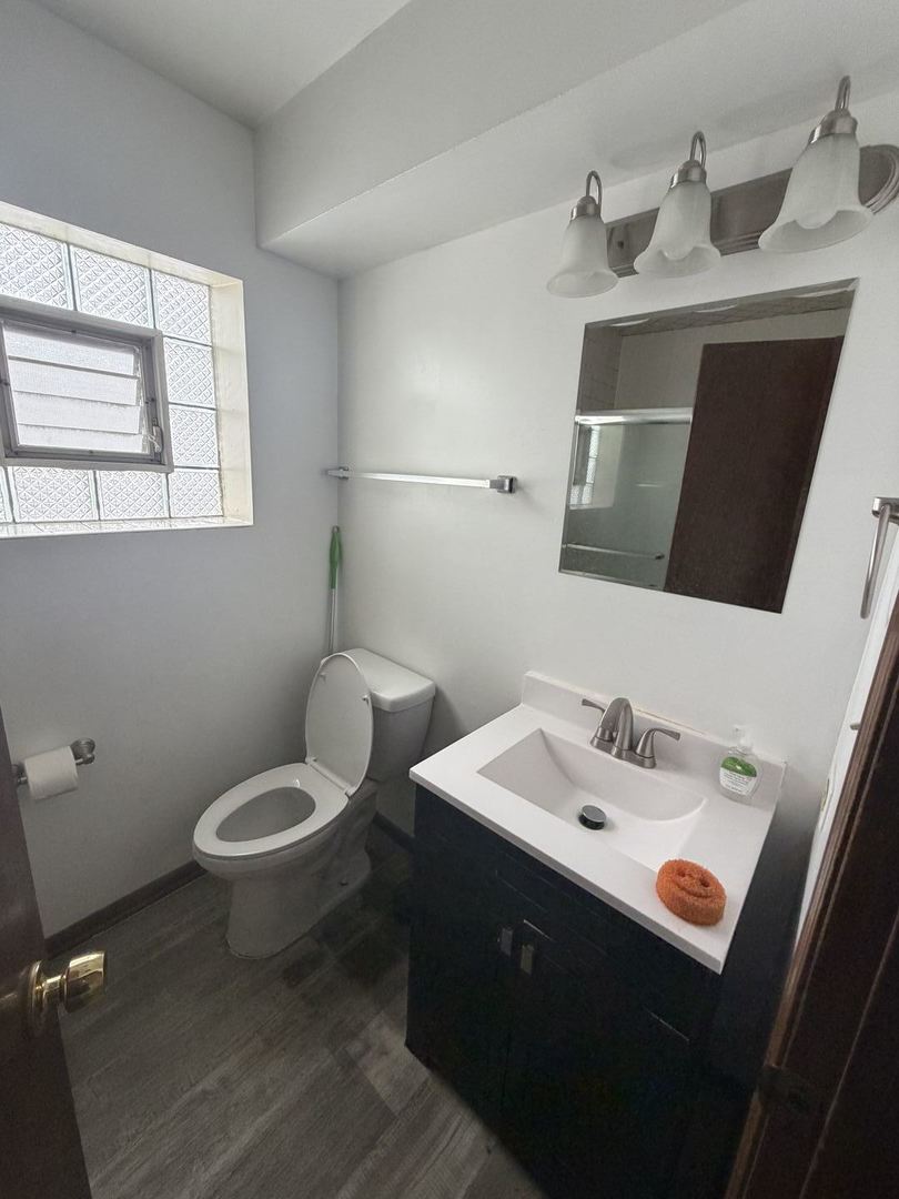 827 S Carpenter Street Property Photo 17