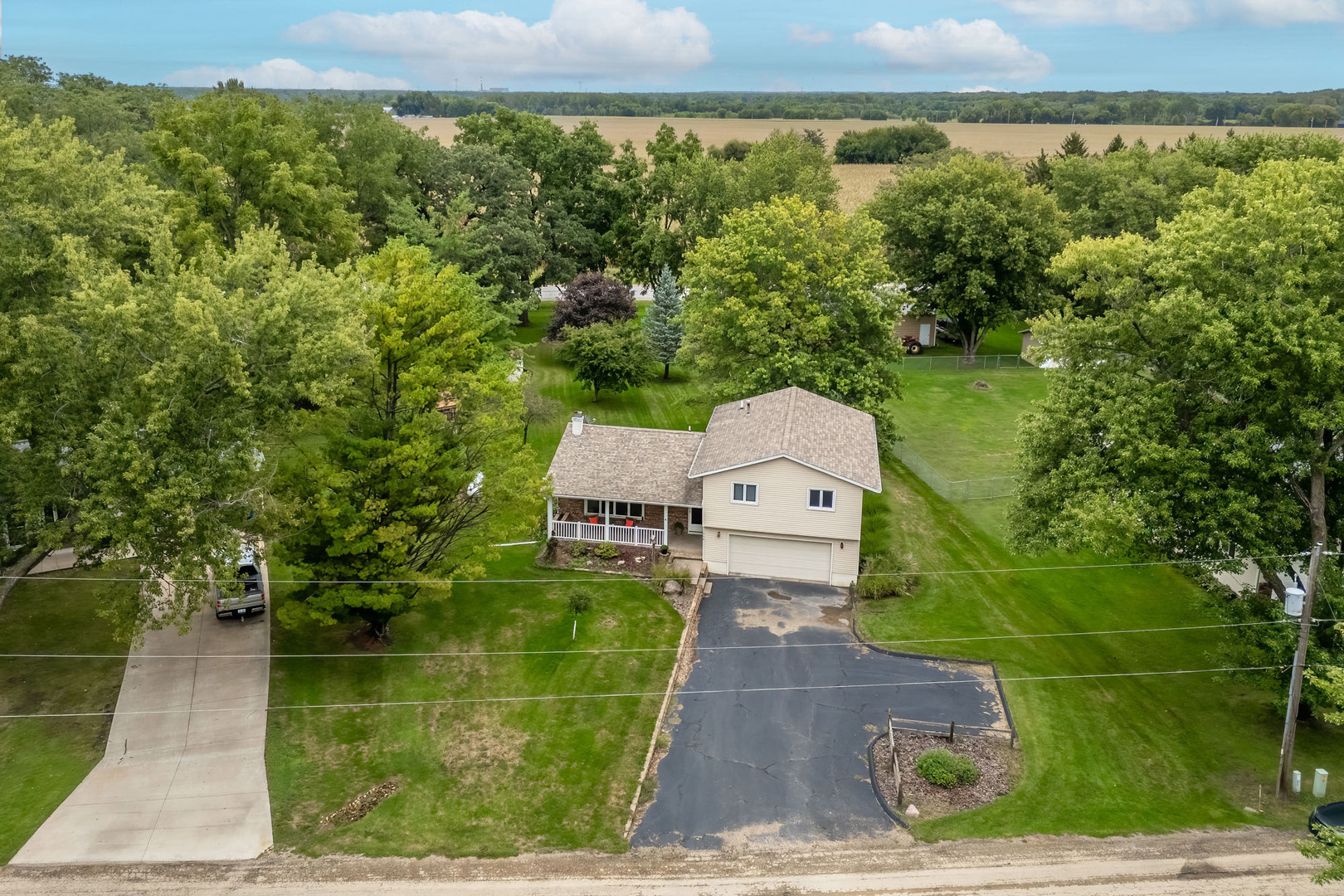 1809 Pineo Grove Lane Property Photo 3