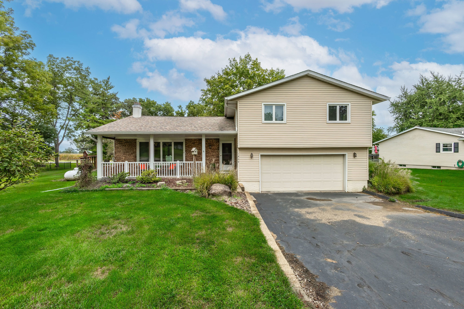 1809 Pineo Grove Lane Property Photo 10