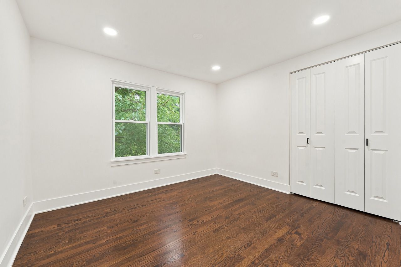 15w105 Harrison Street Property Photo 24