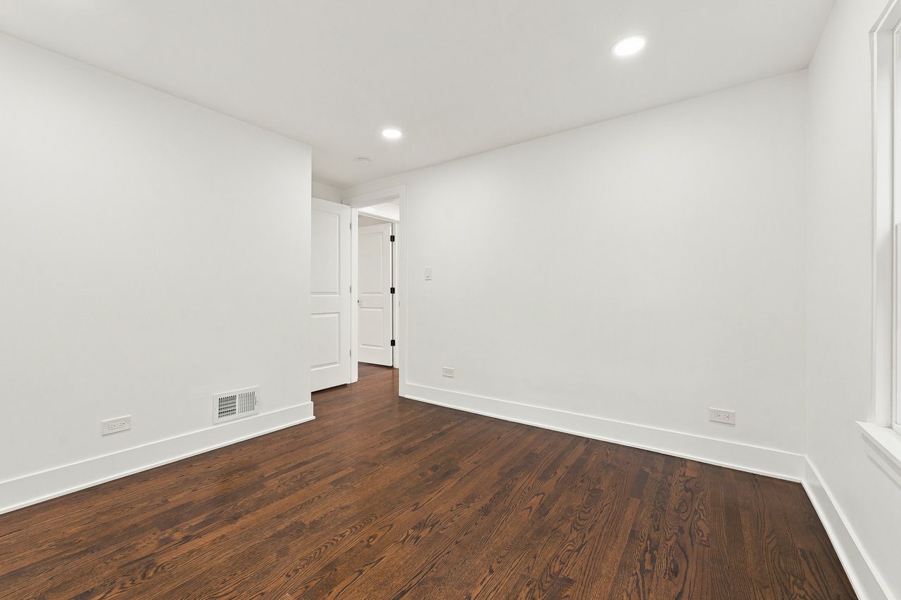 15w105 Harrison Street Property Photo 25