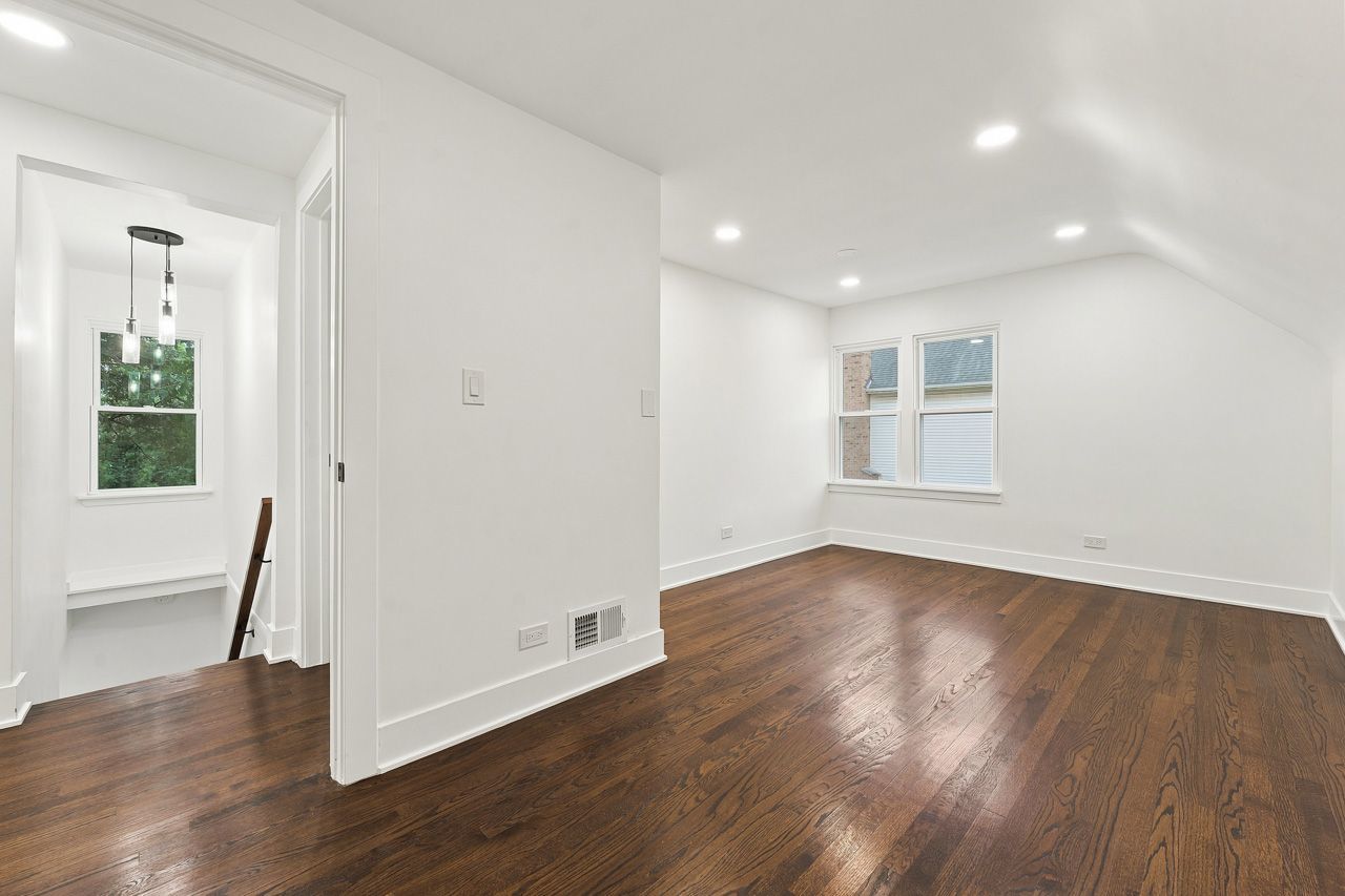 15w105 Harrison Street Property Photo 26