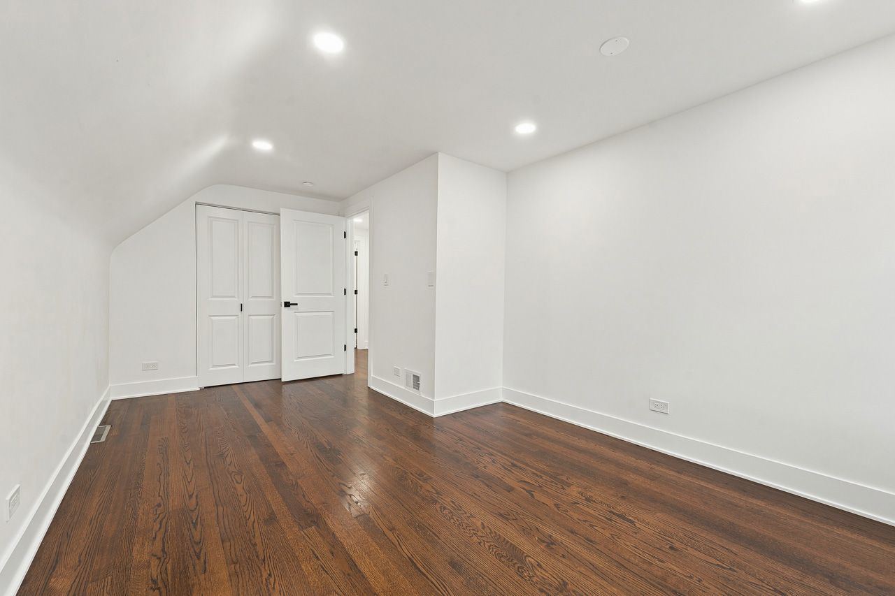 15w105 Harrison Street Property Photo 27