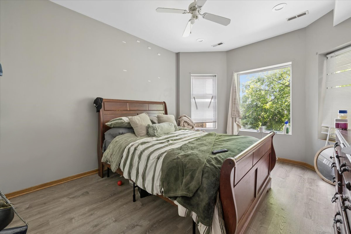 3128 W Warren Boulevard Property Photo 7