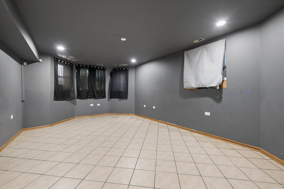 3128 W Warren Boulevard Property Photo 32