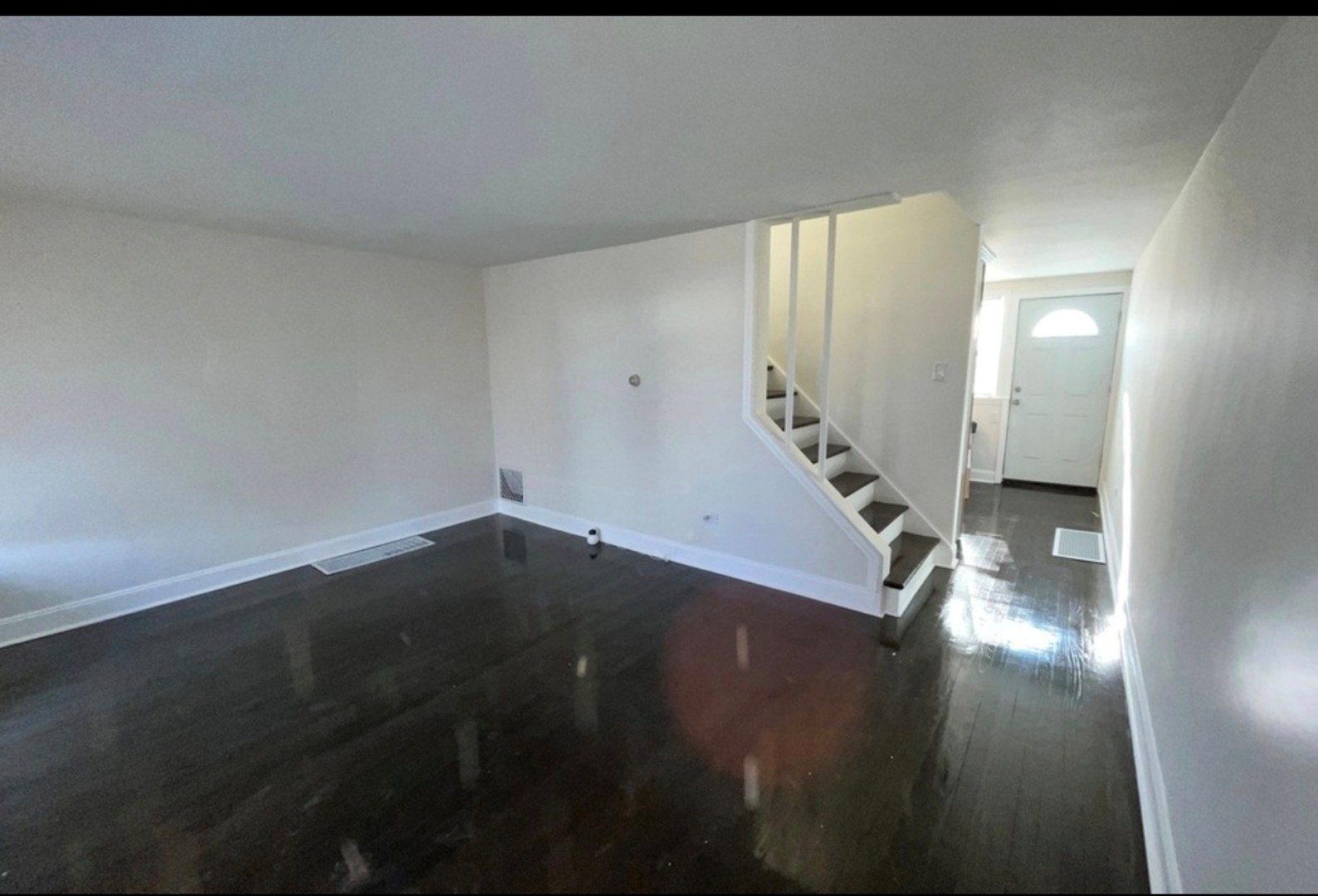 113 E 37th Place Property Photo 4