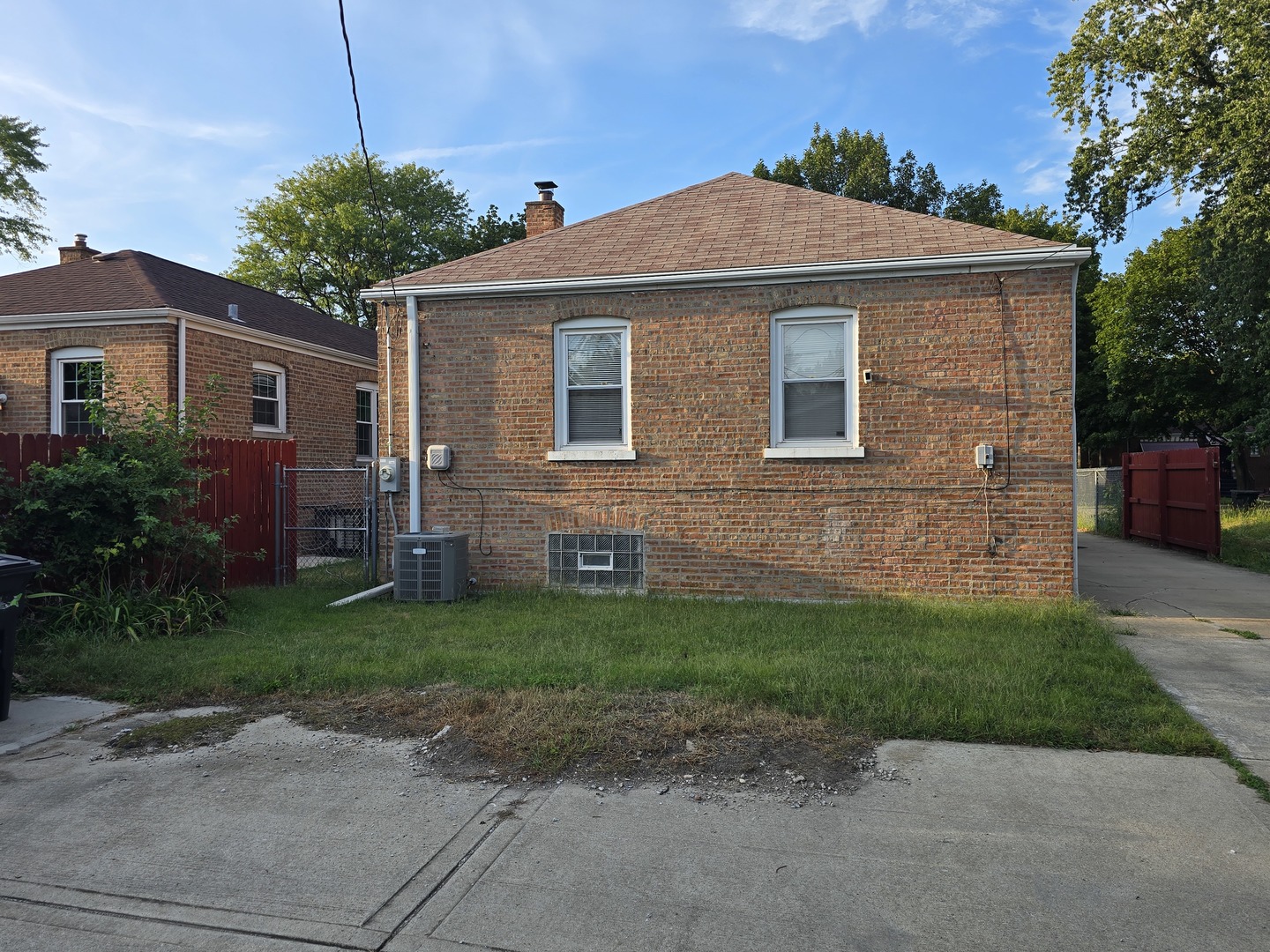 731 W 129th Place Property Photo 3