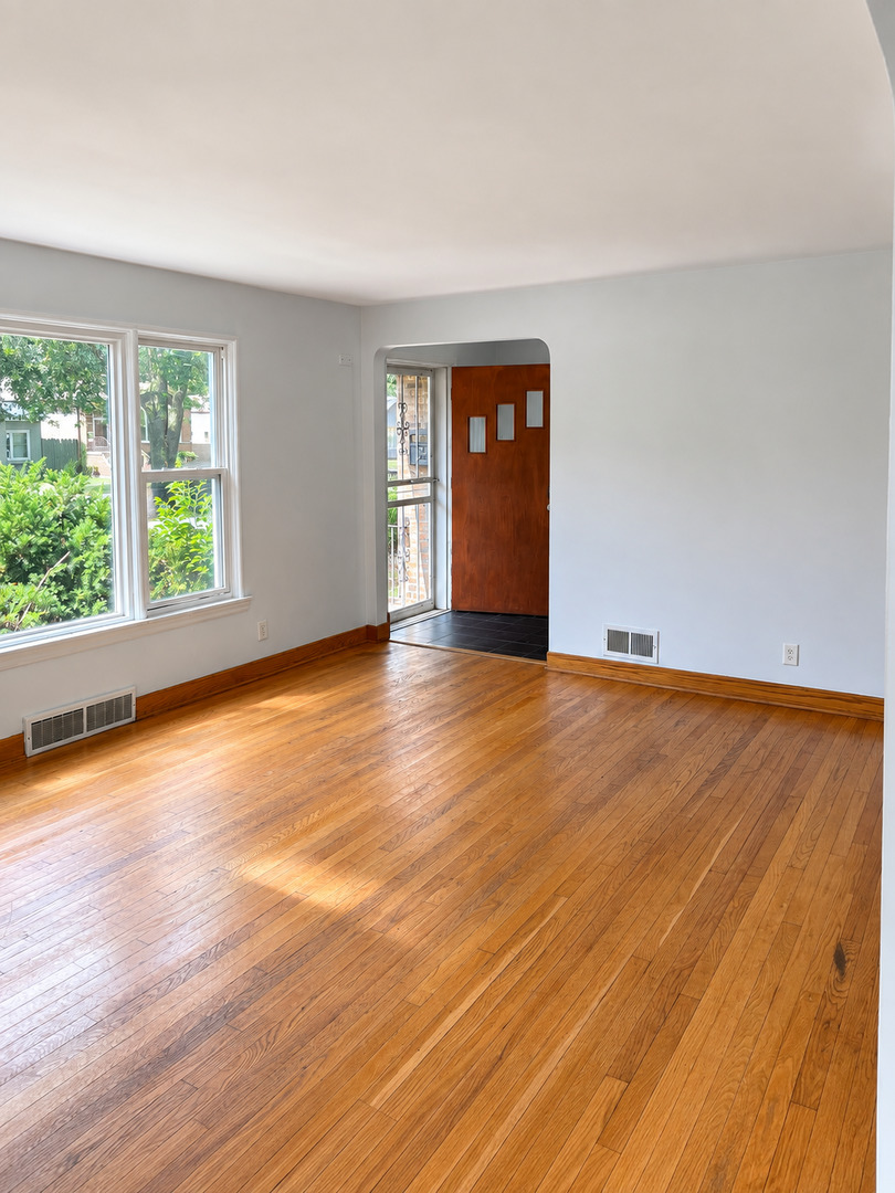12127 Artesian Avenue Property Photo 6