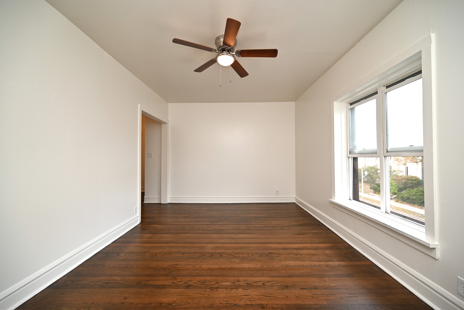 959 E 61st Street 2 Property Photo 4