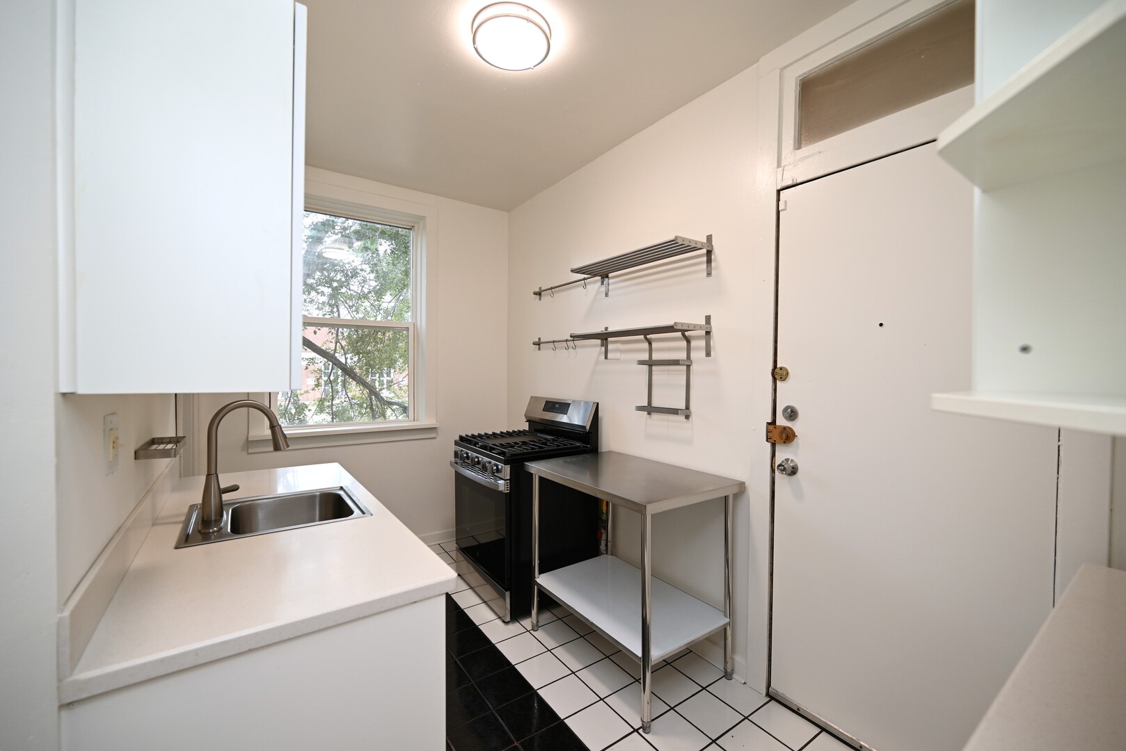 959 E 61st Street 2 Property Photo 11