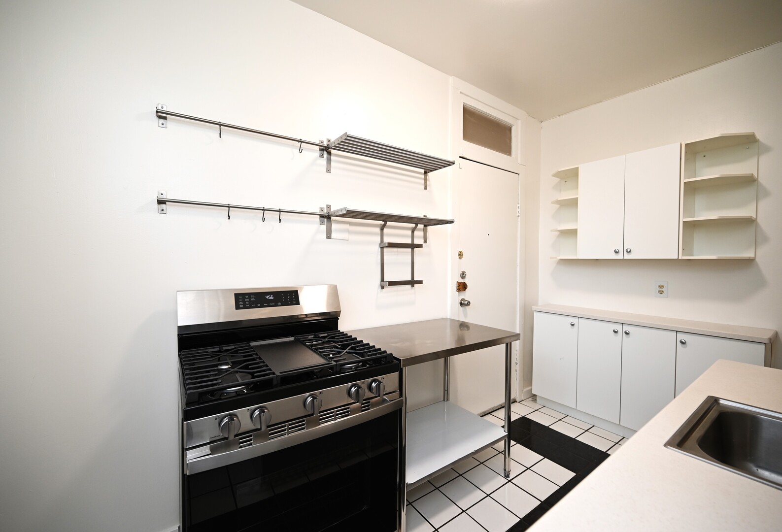 959 E 61st Street 2 Property Photo 13