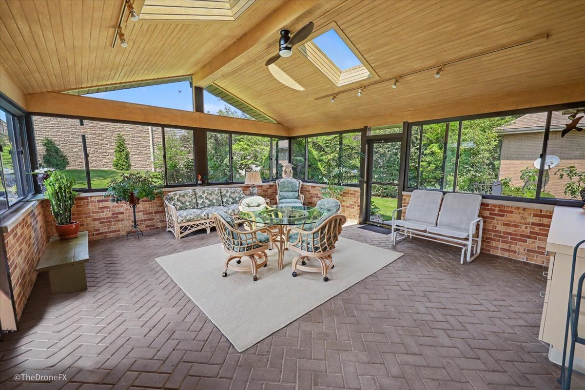 254 Wood Glen Lane Property Photo 7