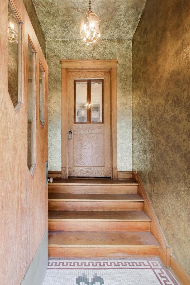 3720 N Springfield Avenue Property Photo 4