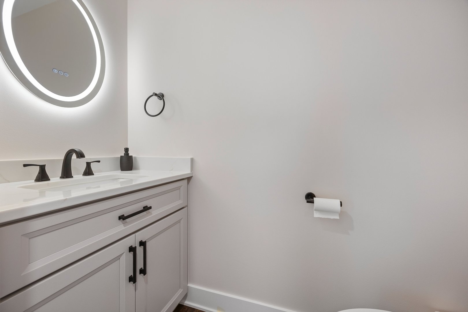 718 Raintree Drive Property Photo 10