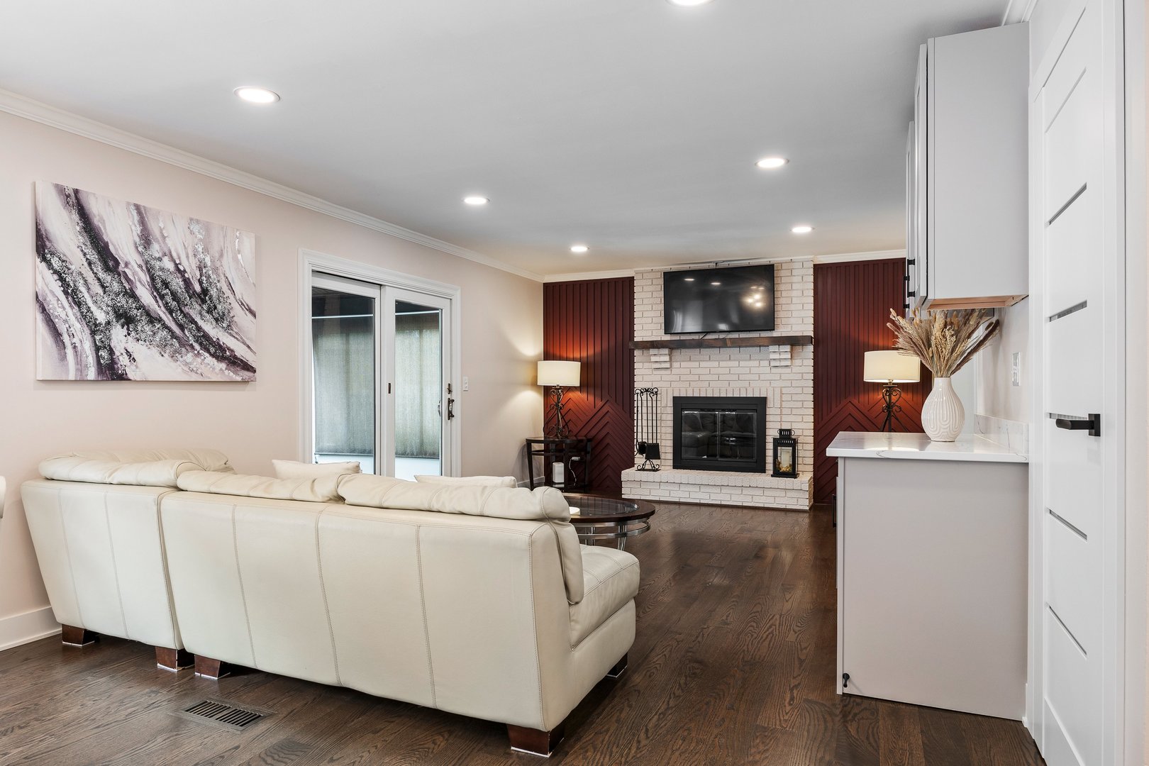 718 Raintree Drive Property Photo 11