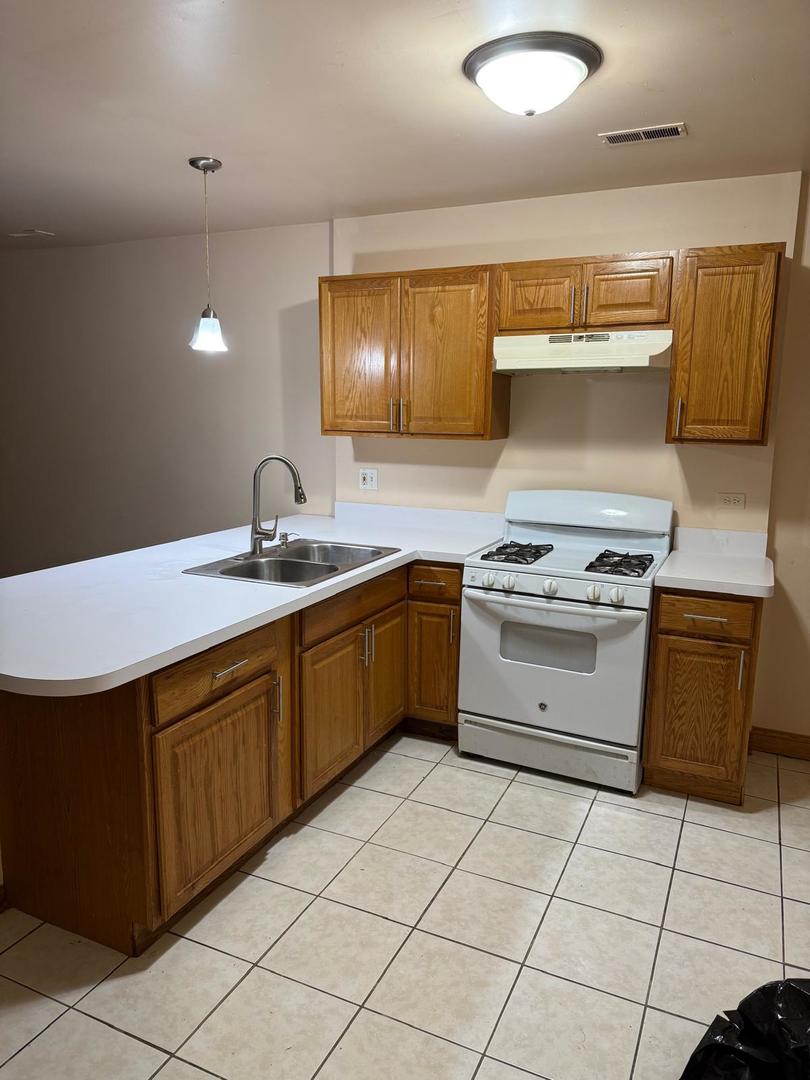 2449 W Lexington Street Property Photo 4