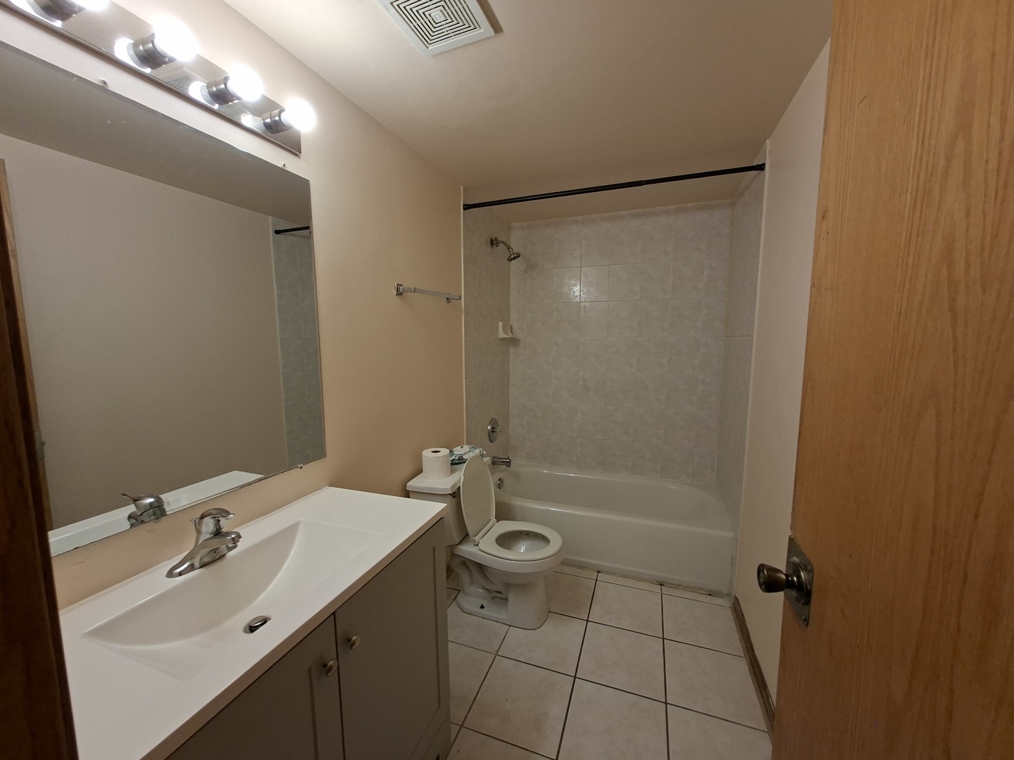 2449 W Lexington Street Property Photo 9