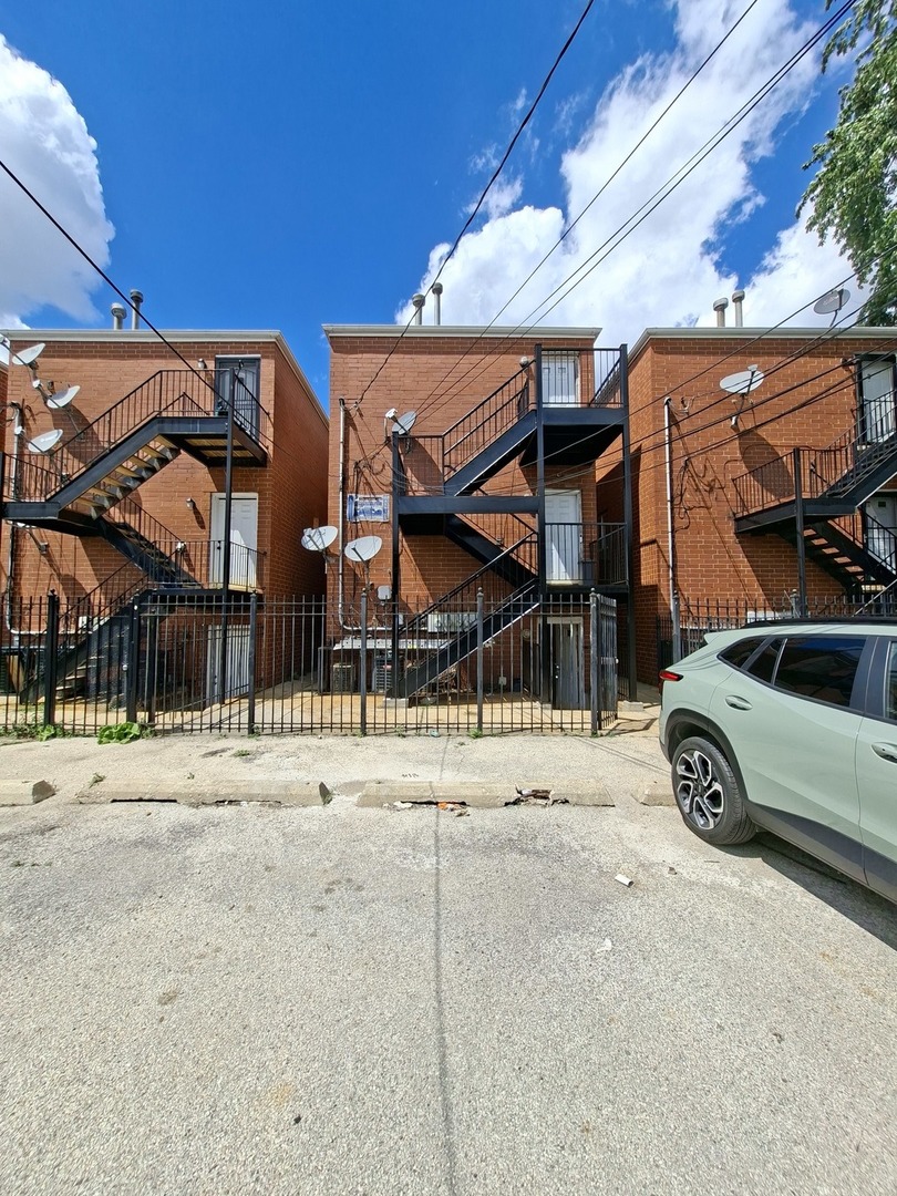 2449 W Lexington Street Property Photo 15