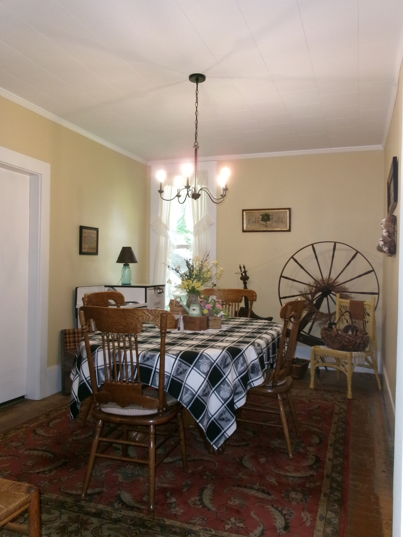 304 South Powell Street Property Photo 7