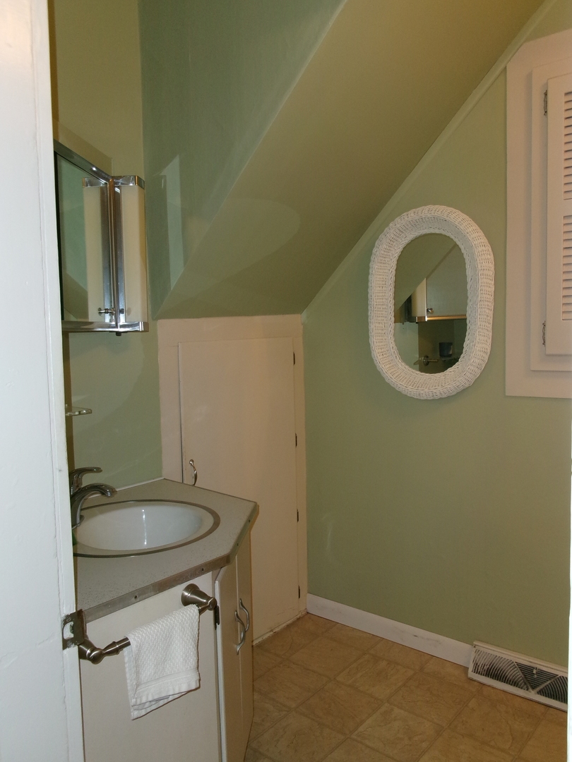 304 South Powell Street Property Photo 10