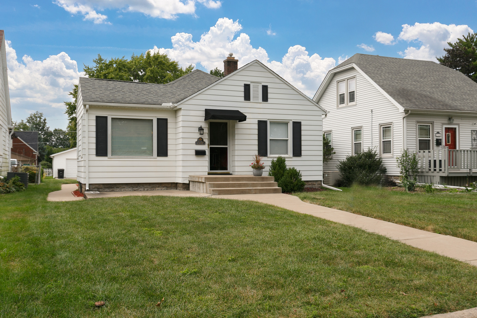 2349 30th Street Property Photo 1