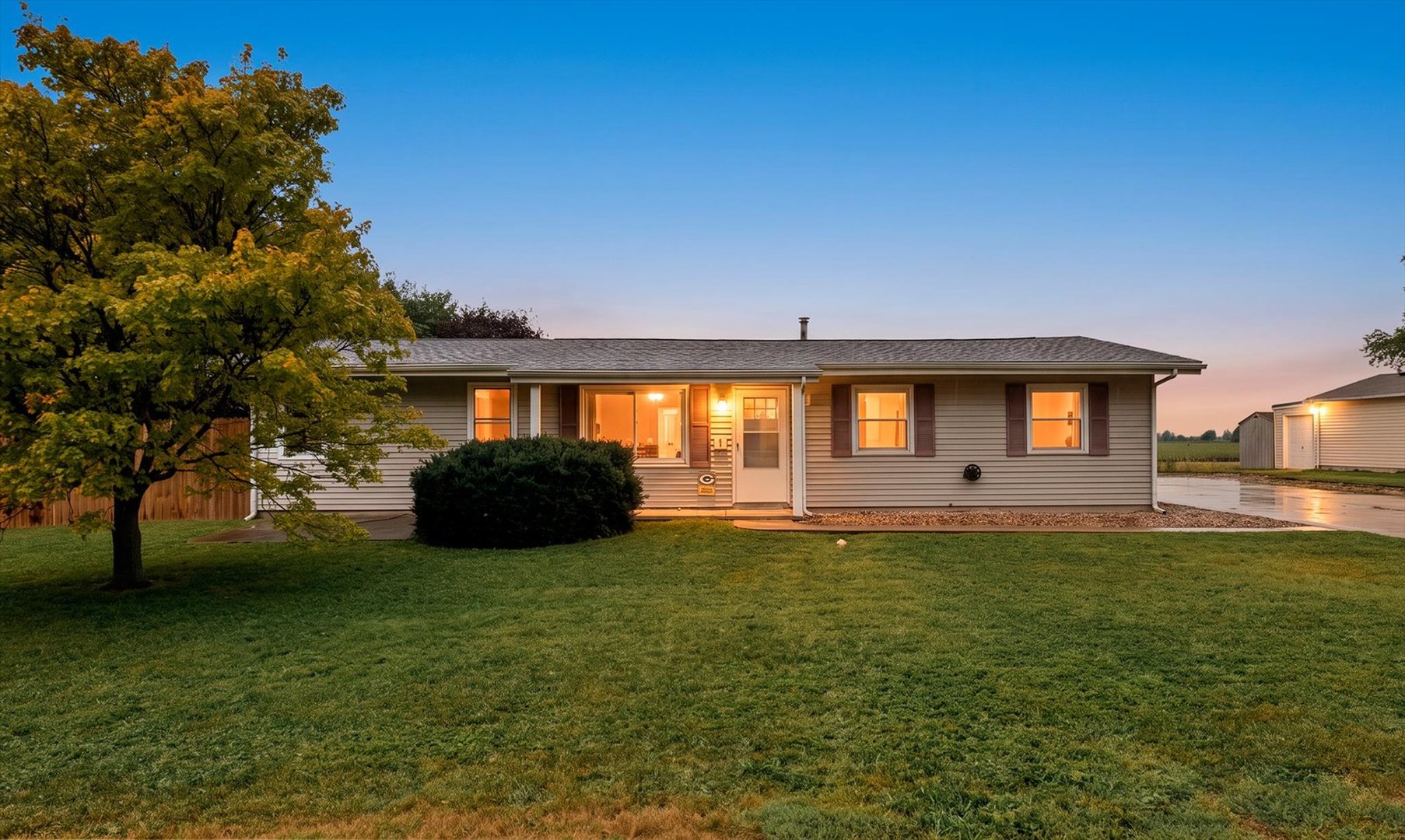 549 S Hinkley Street Property Photo 1