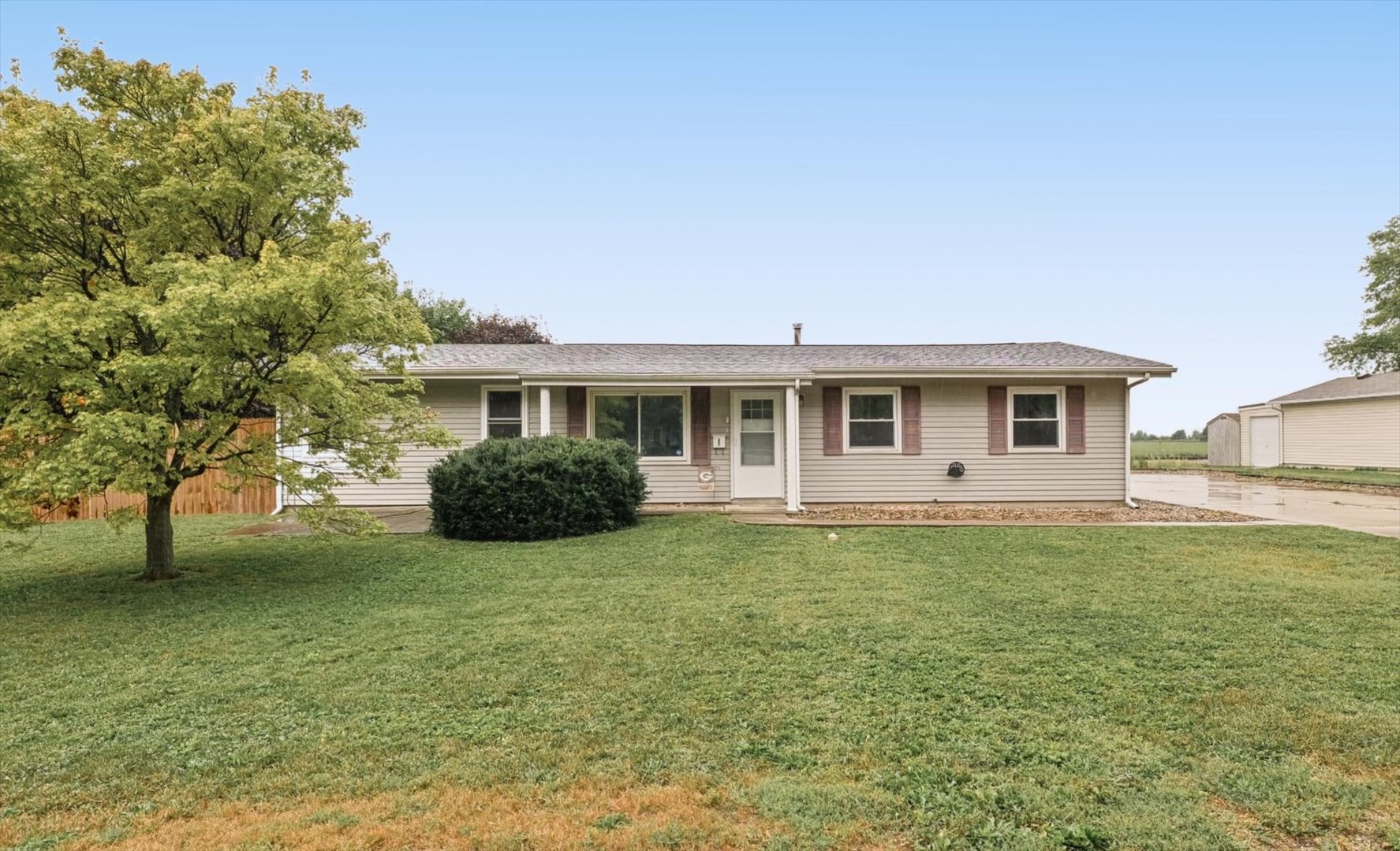 549 S Hinkley Street Property Photo 2