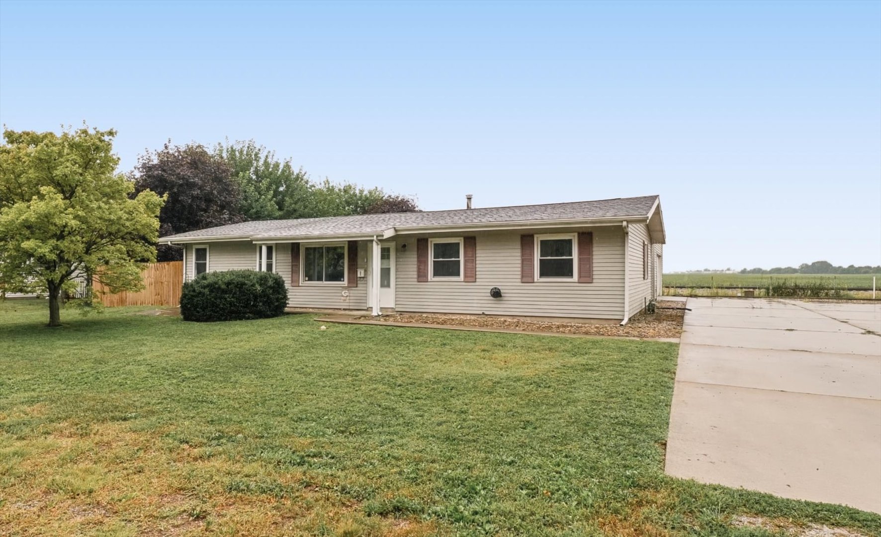 549 S Hinkley Street Property Photo 3