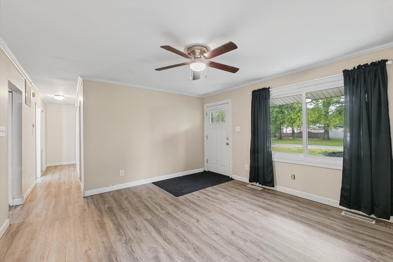 549 S Hinkley Street Property Photo 7