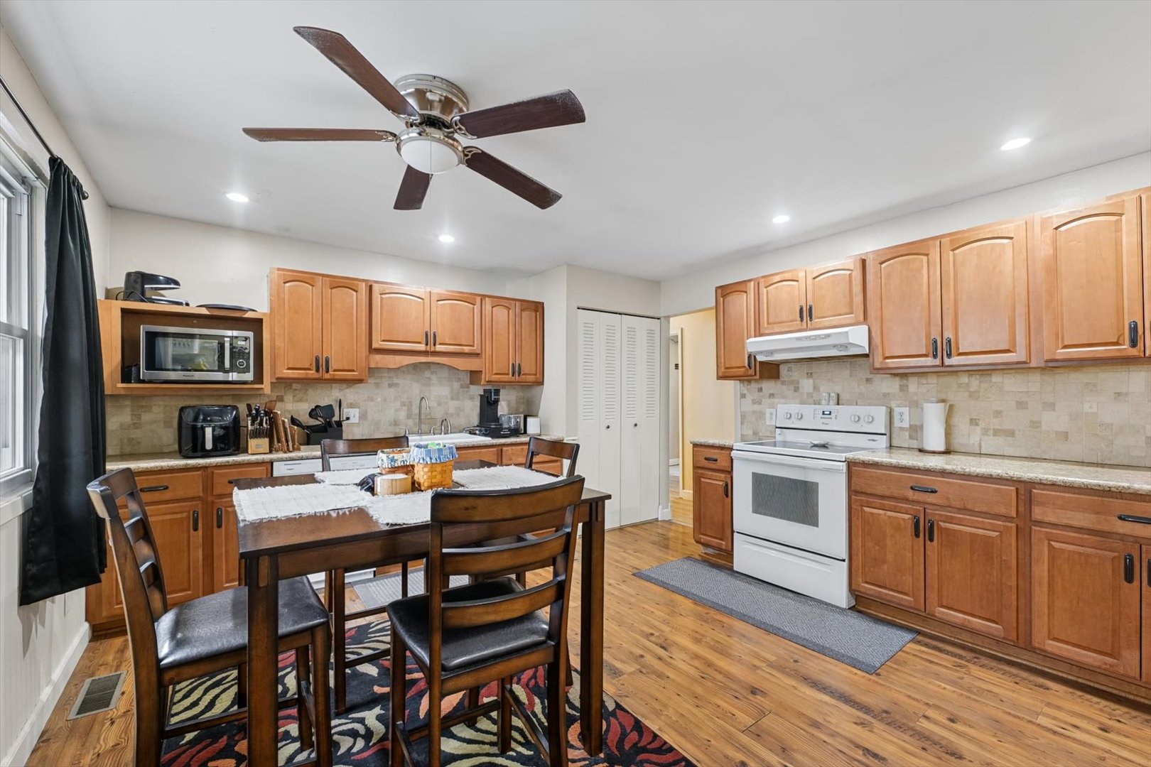 549 S Hinkley Street Property Photo 14
