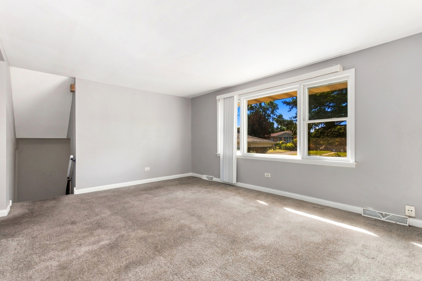 6606 102nd Place Property Photo 3