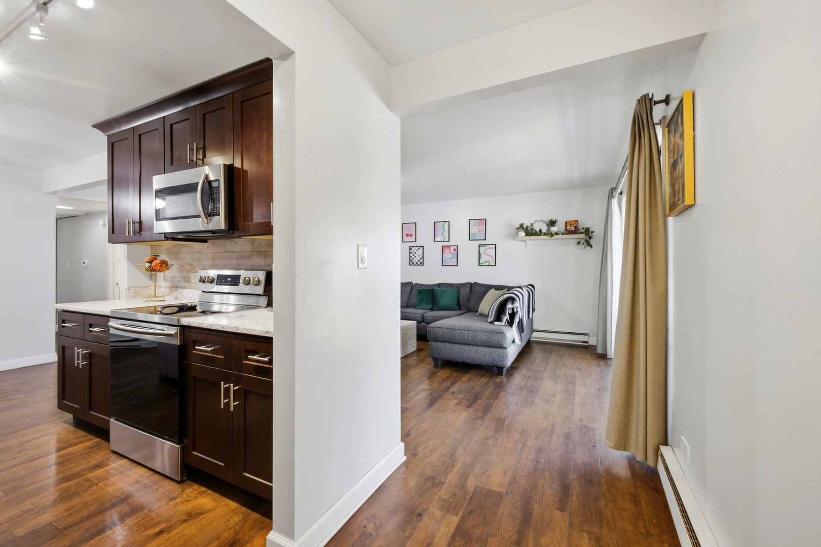 9812 S Karlov Avenue 4d Property Photo 3