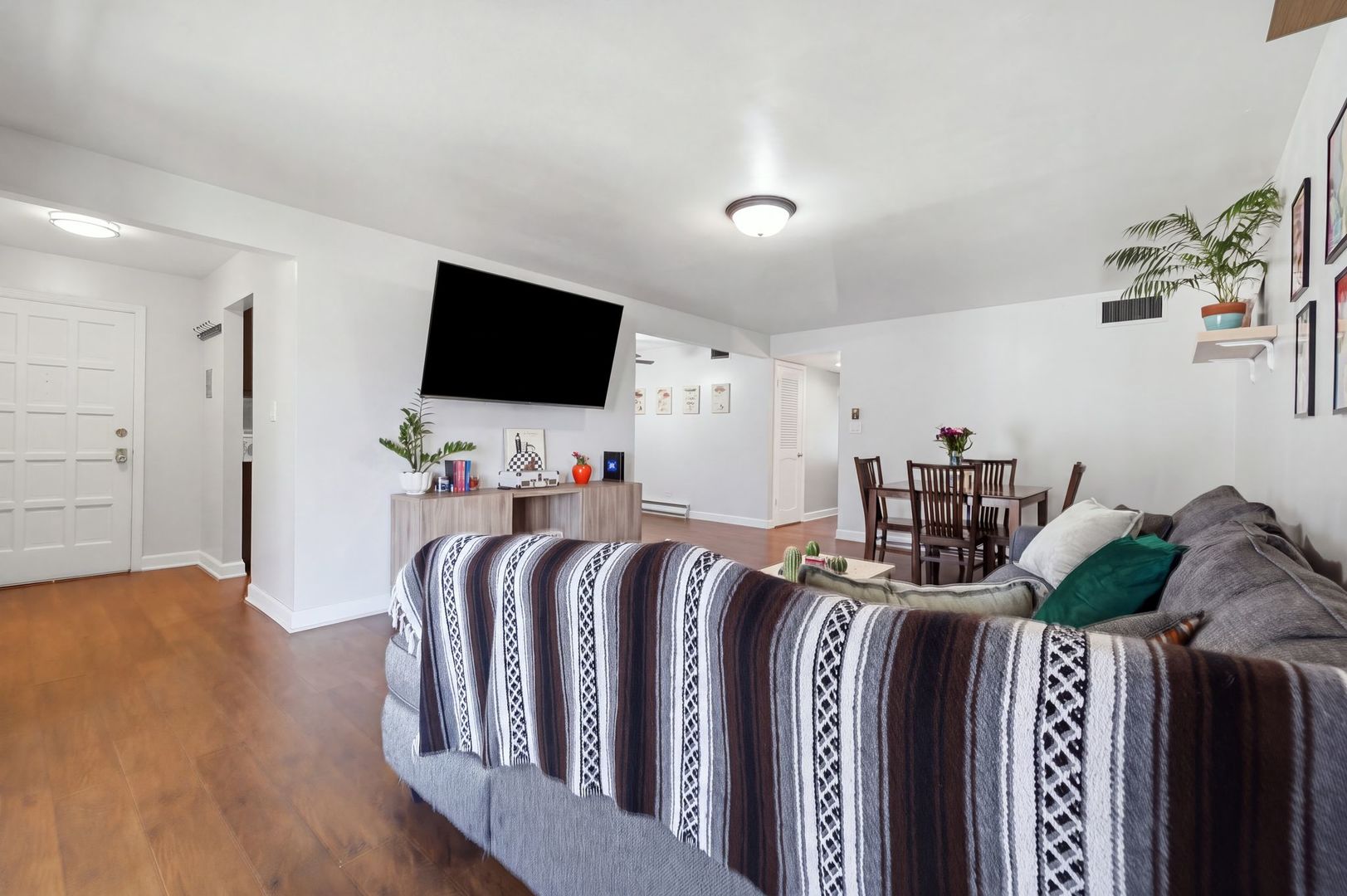 9812 S Karlov Avenue 4d Property Photo 11