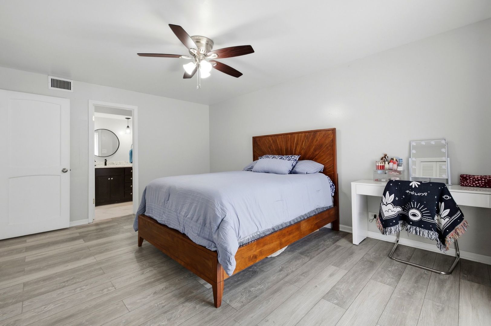 9812 S Karlov Avenue 4d Property Photo 14
