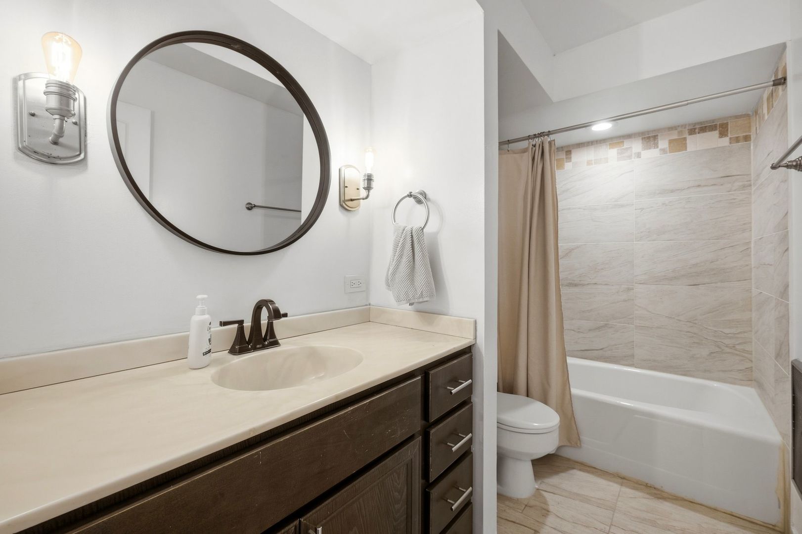 9812 S Karlov Avenue 4d Property Photo 19