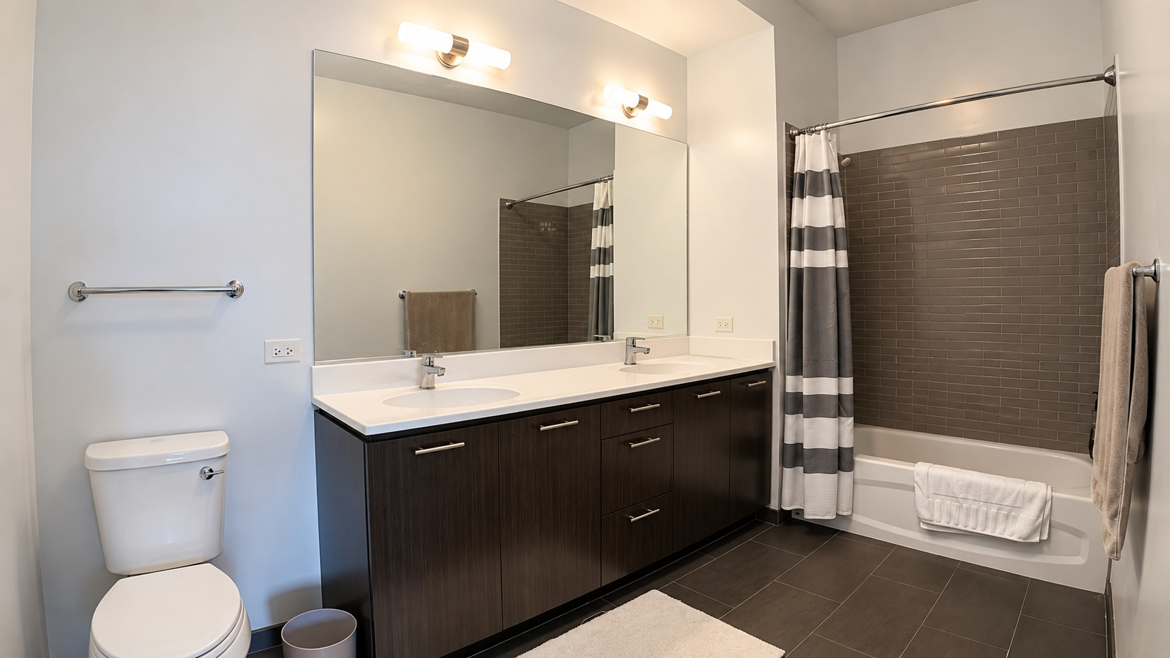 637 N Wells Street 3714 Property Photo 12