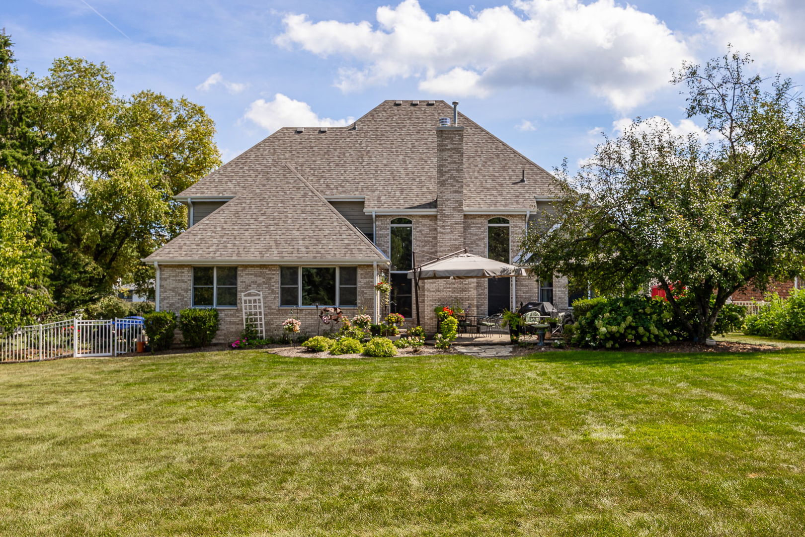 12110 Pine Avenue Property Photo 9