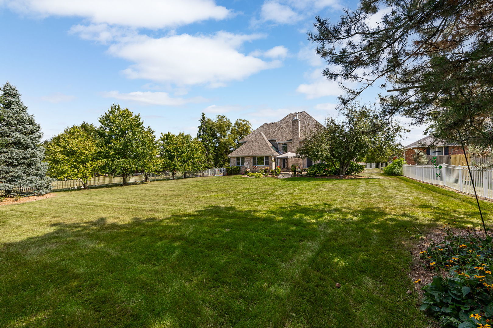 12110 Pine Avenue Property Photo 12
