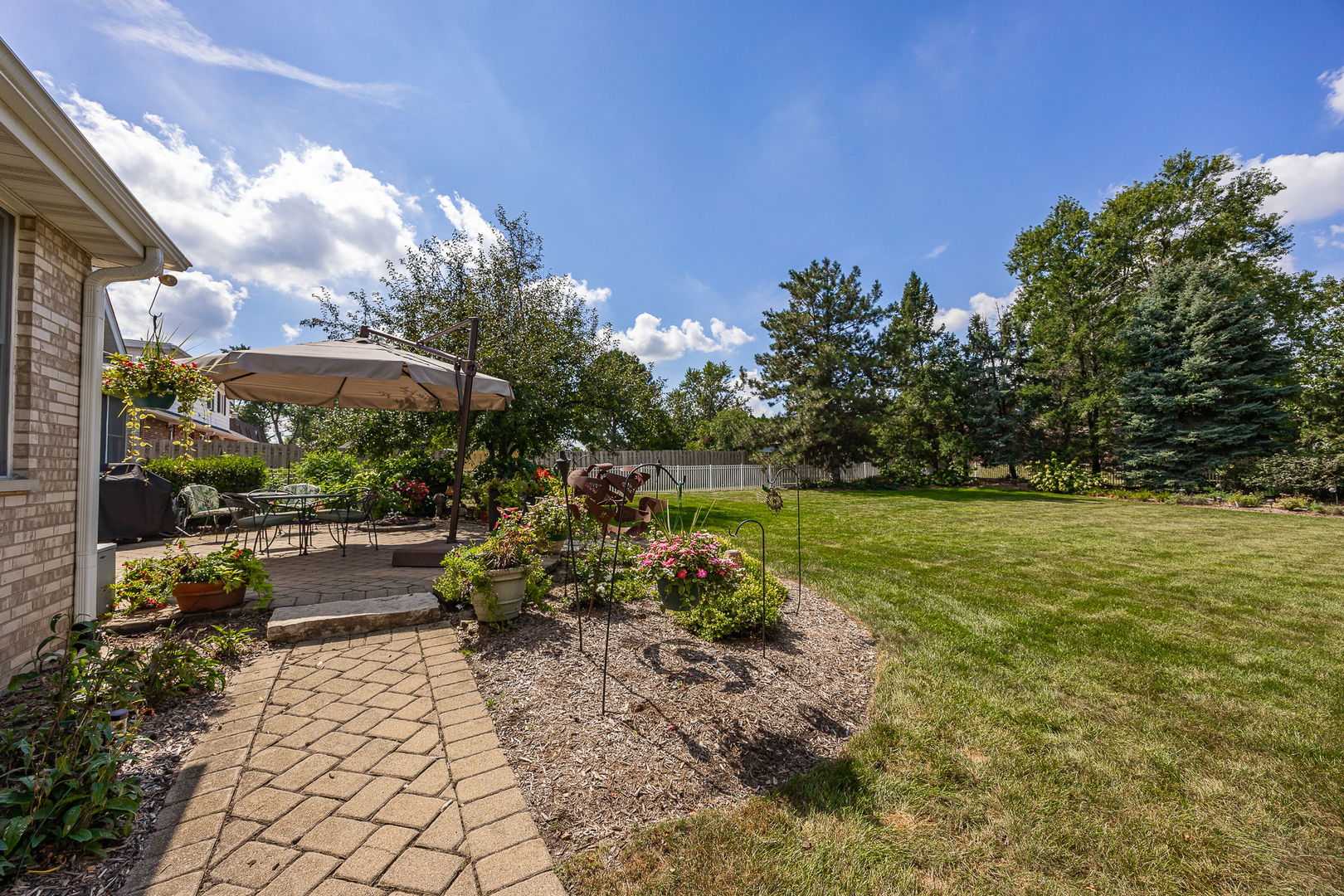 12110 Pine Avenue Property Photo 15